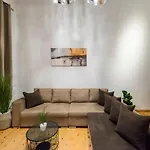 Aigli Seafront Loft-bespoke Design Gem * Kalamáta