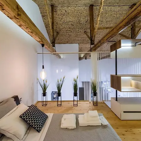 Aigli Seafront Loft-bespoke Design Gem * Kalamáta