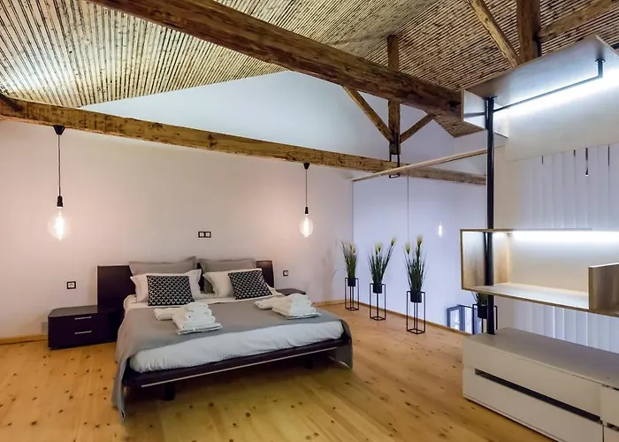 Aigli Seafront Loft-bespoke Design Gem カラマタ